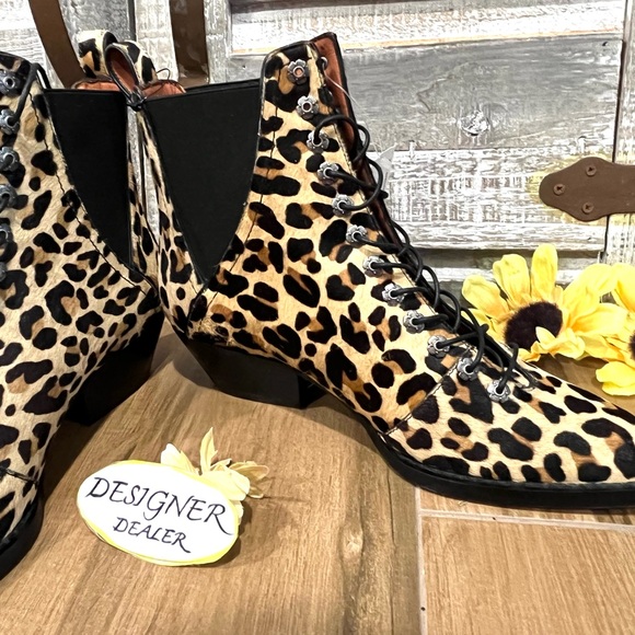 Authentic COACH Lace Up Leopard Print Bootie Size 5B New - Picture 5 of 14